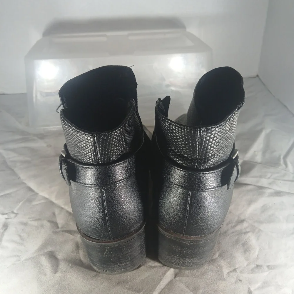 Baretraps Marconi‎ Ankle Boots 7.5M Black Buckle Snakeskin Block Heel Booties